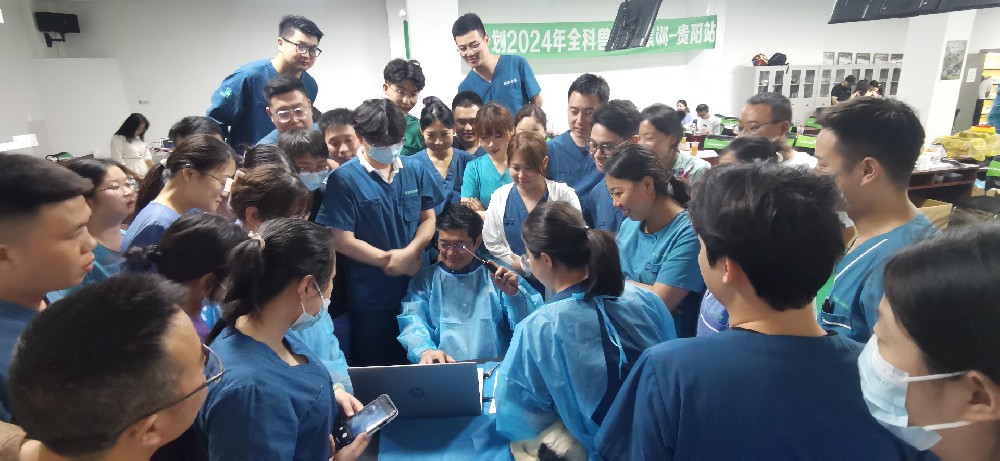 1724306604305937.jpg 張元醫(yī)師演示AL-3α.jpg